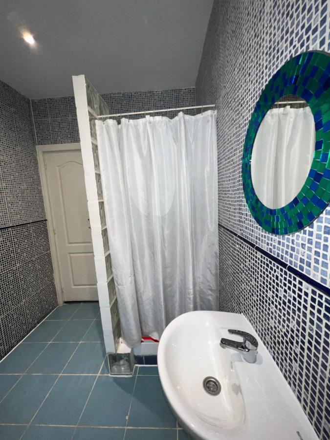 Hostal Abaaly Madrid Exterior foto